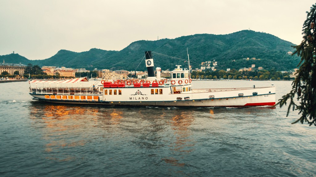 Bâteau sur le Lac de Côme